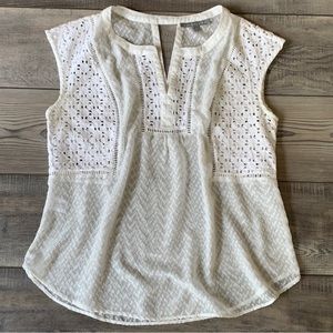 Daniel Rainn sleeveless eyelet blouse size LP